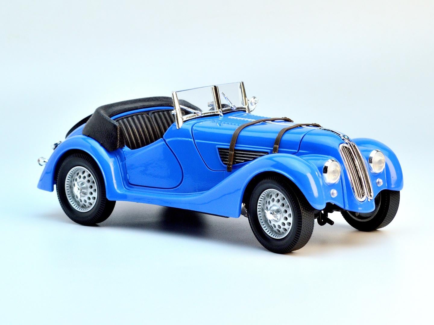 Модель автомобиля Yat Ming BMW 328 1:18 Синий (146)