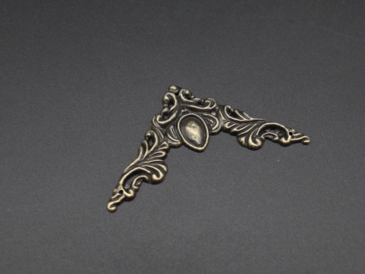 Уголок декоративный металлический 50х50 мм Старая латунь (32973973)