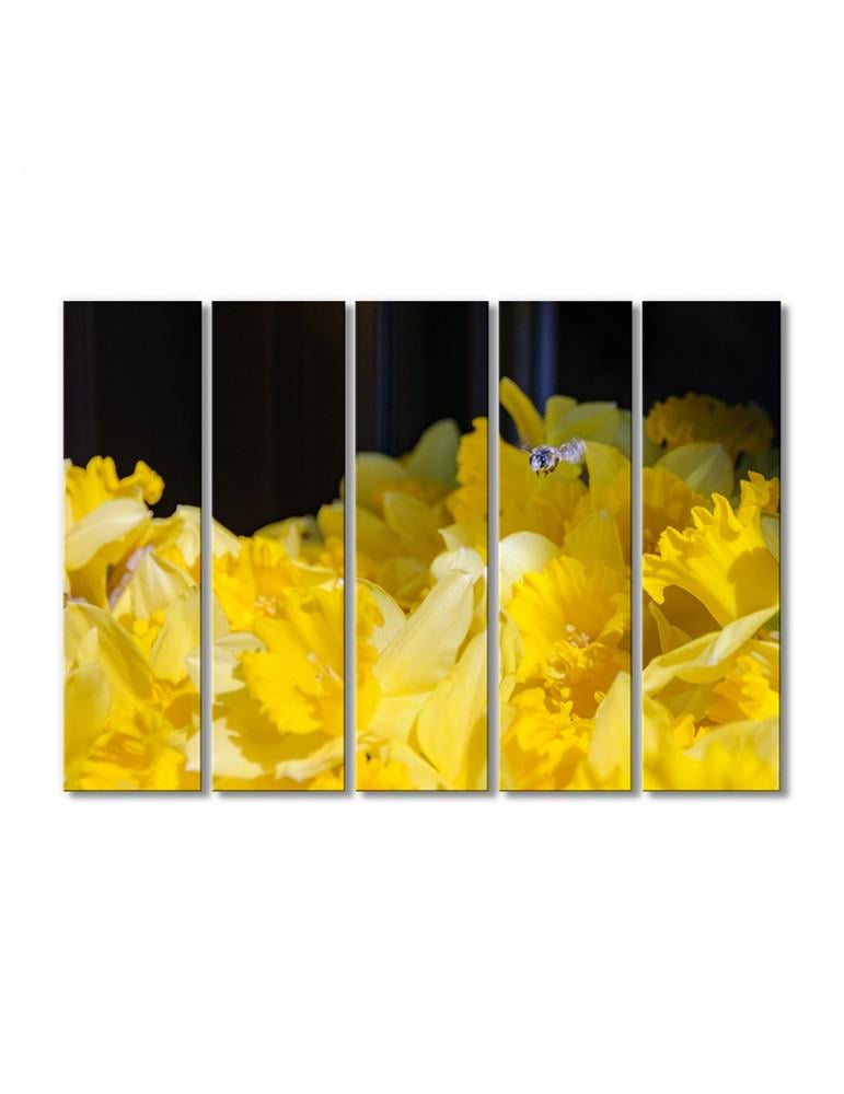 Картина модульная Пчела в полете 5 модулей 80x120 см