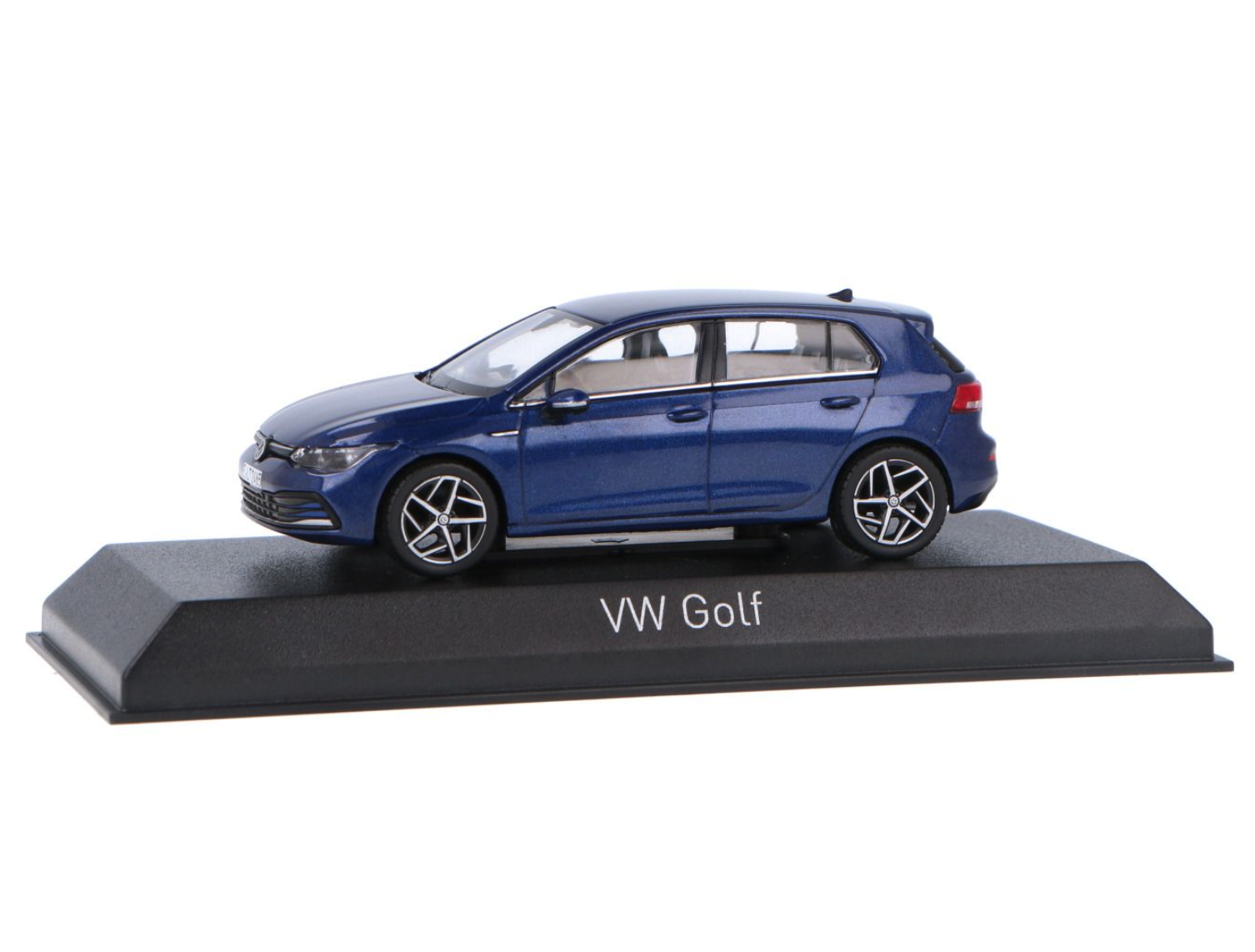 Модель автомобиля Norev 1:43 Volkswagen Golf 8 Blue Metallic (840134)