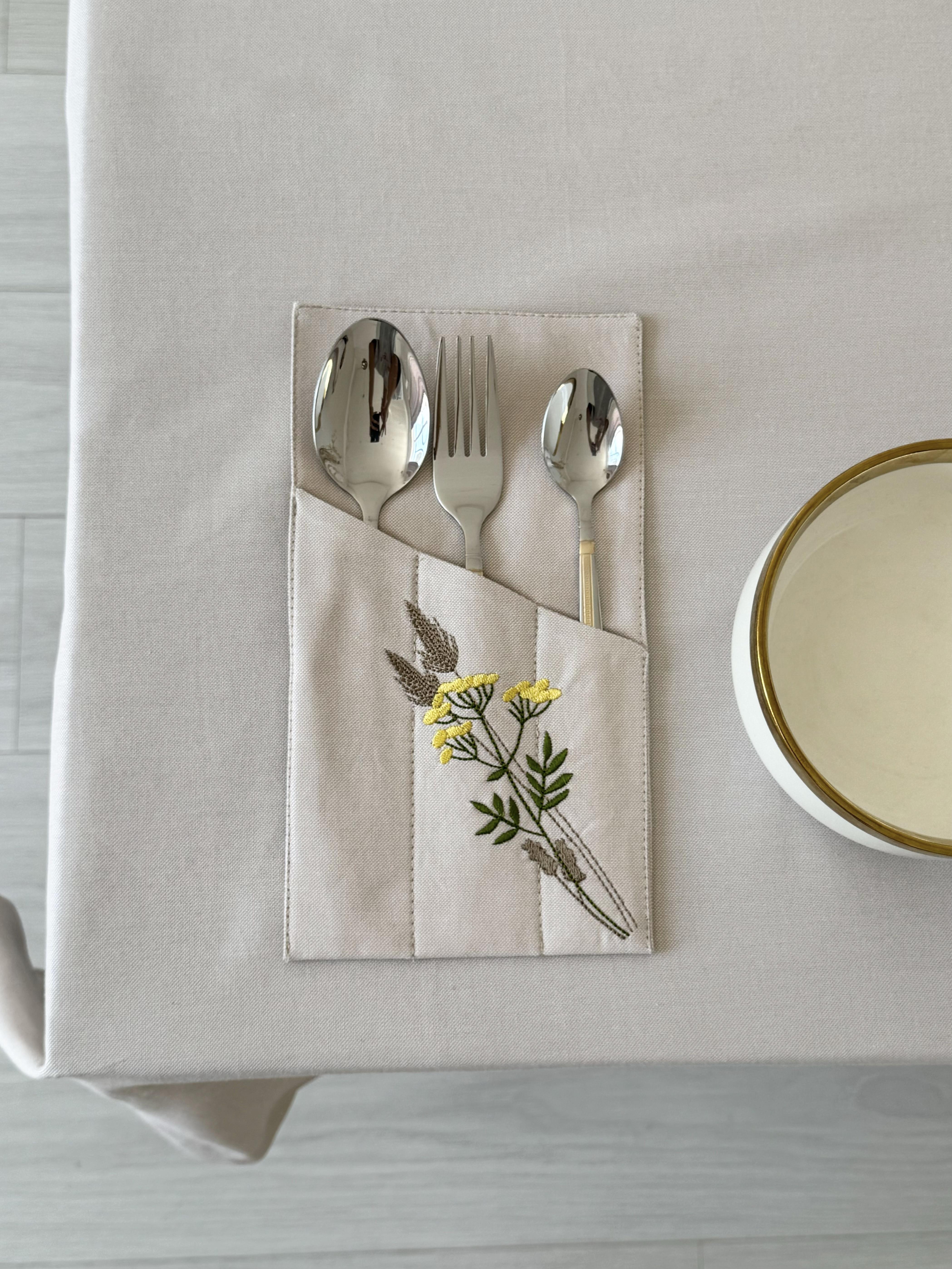 Карман для столовых приборов с вышивкой Пижма (29900888)