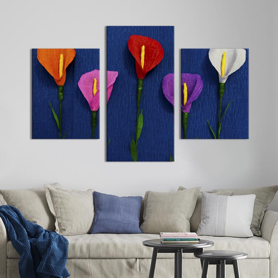 Картина на холсте триптих Каллы на синем фоне 66x40 см (998-32)