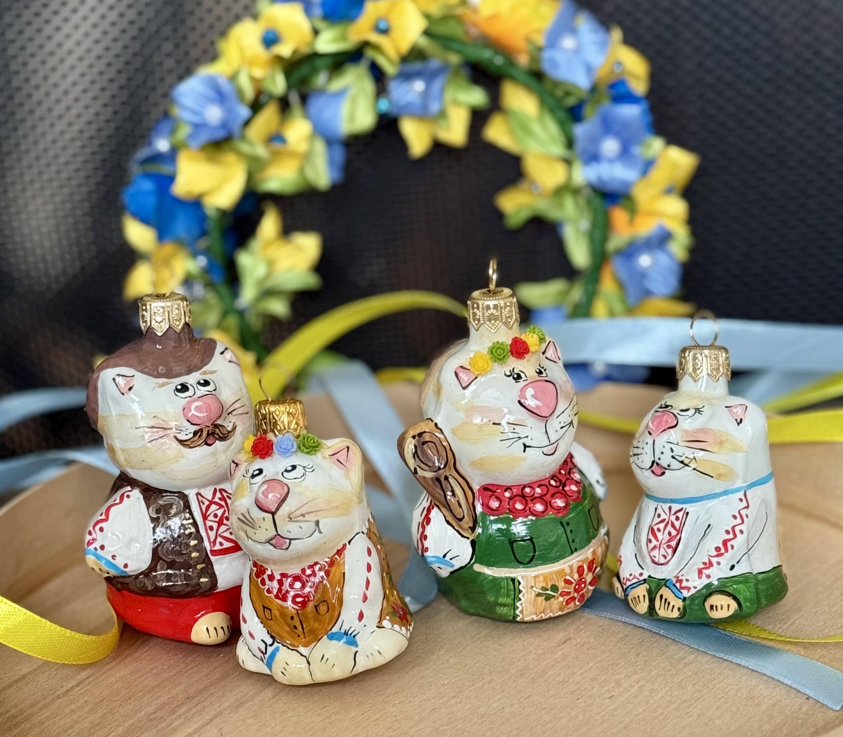 Набір іграшок на ялинку Котяча сім'я 4 шт. (N 89-2) - фото 3 Набір іграшок на ялинку Котяча сім'я 4 шт. (N 89-2) - фото 3