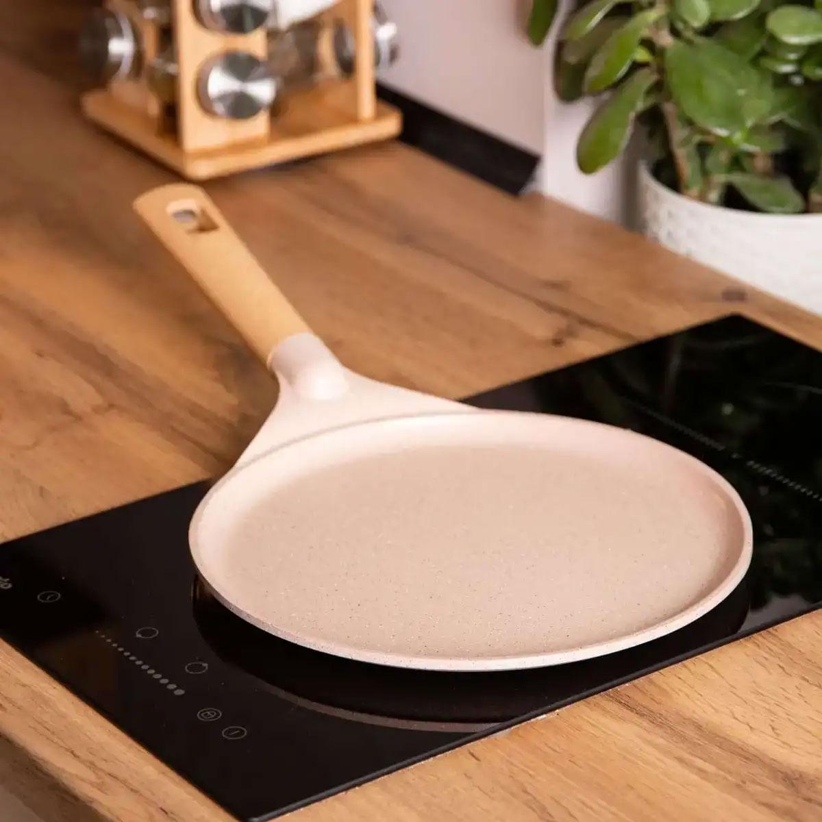 Млинна сковорідка MGC з мармуровим антипригарним покриттям алюмінієва ⌀28 см Світло-рожевий - фото 2 Млинна сковорідка MGC з мармуровим антипригарним покриттям алюмінієва ⌀28 см Світло-рожевий - фото 2