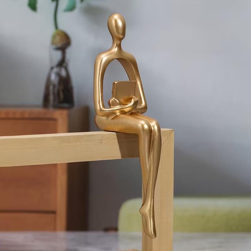 Статуэтка Golden Reader полистоун 17 см Золотистый (DC-GR-001102)
