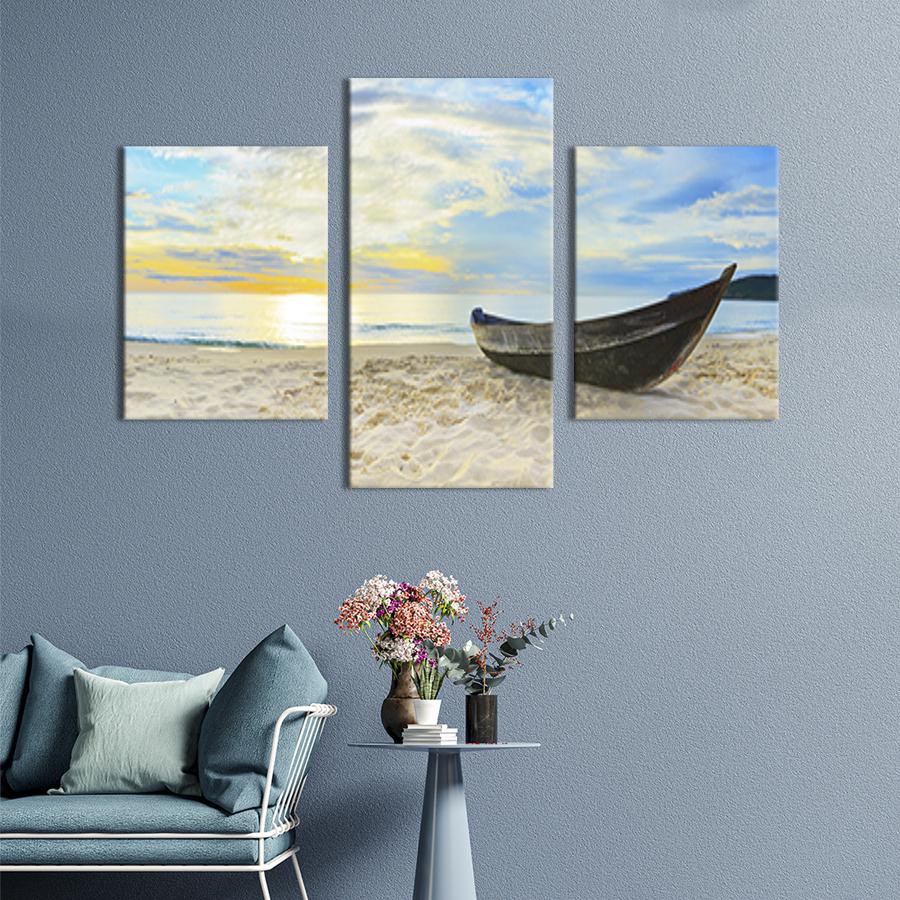 Картина для интерьера Старая лодка на морском песчаном берегу 96x60 см (413-32)