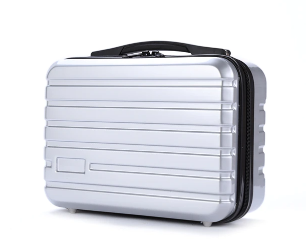 Кейс Travel для Nintendo Switch OLED Silver - фото 2 Кейс Travel для Nintendo Switch OLED Silver - фото 2