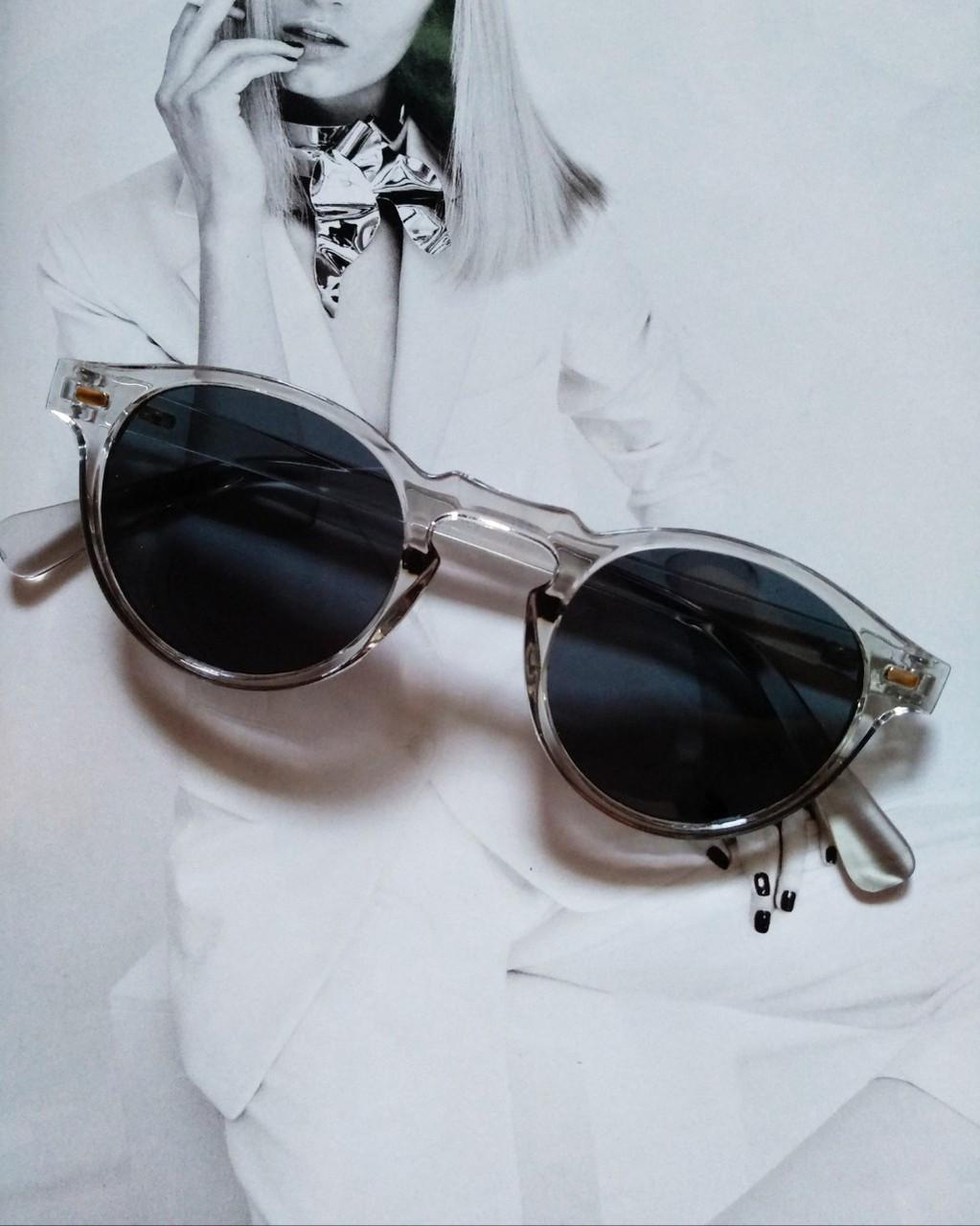 Очки солнцезащитные унисекс в сером цвете