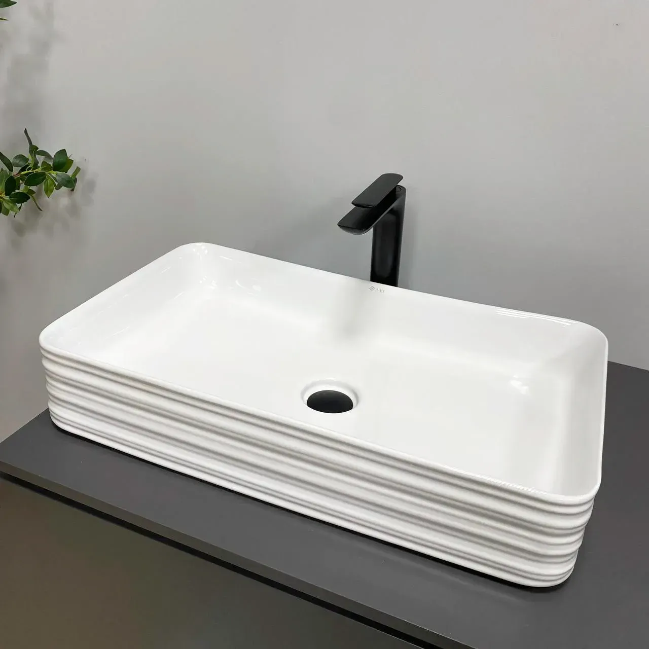 Умывальник накладной VBI VOLTURINO WHITE 665x370 мм (VBI-012619) Умывальник накладной VBI VOLTURINO WHITE 665x370 мм (VBI-012619)