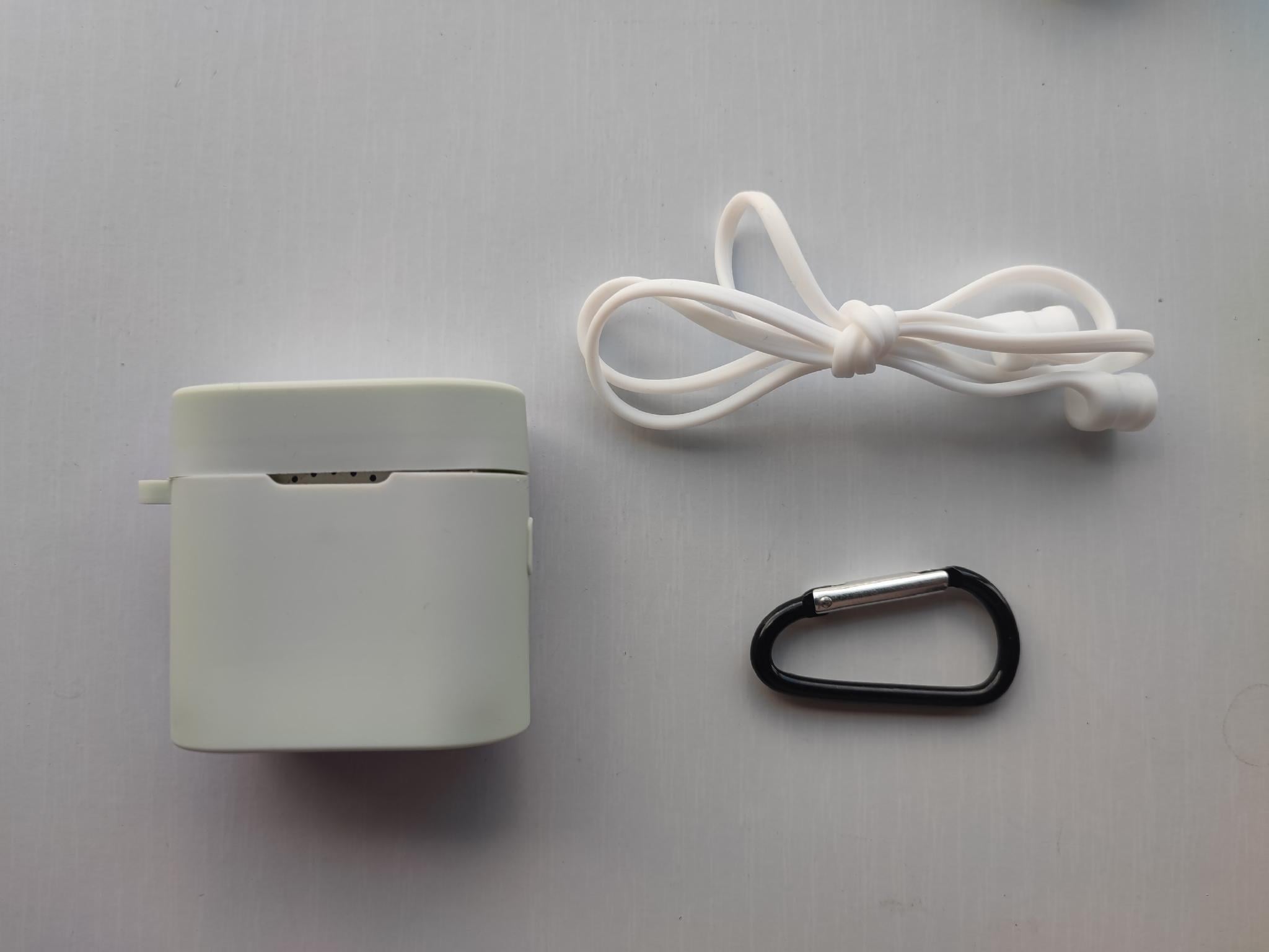 Чехол для наушников-гарнитуры Xiaomi Air 2/2S Mi True Wireless Earphones силиконовый с фиксатором Светло-зеленый (200401)