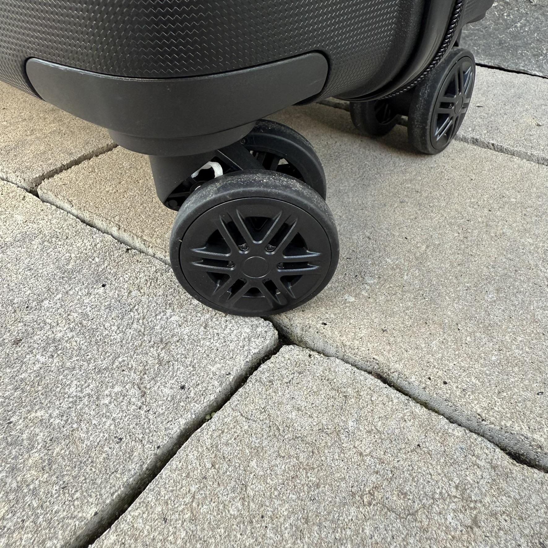 Валіза дорожня з поліпропілену Wings HWF03 M Чорний (30631266) - фото 7 Валіза дорожня з поліпропілену Wings HWF03 M Чорний (30631266) - фото 7