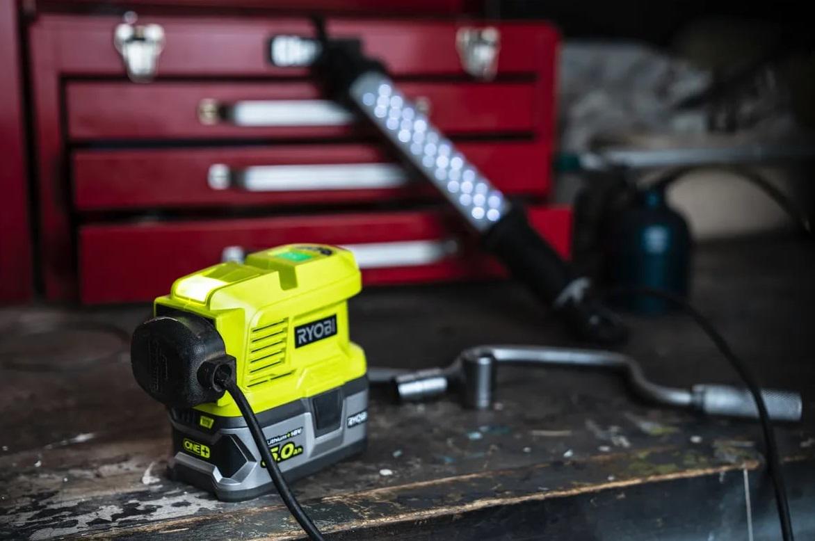 Інвертор напруги акумуляторний RYOBI ONE+ RY18BI150A-0 220 V 150 Вт/300 Вт пікова без АКБ та ЗУ - фото 7 Інвертор напруги акумуляторний RYOBI ONE+ RY18BI150A-0 220 V 150 Вт/300 Вт пікова без АКБ та ЗУ - фото 7