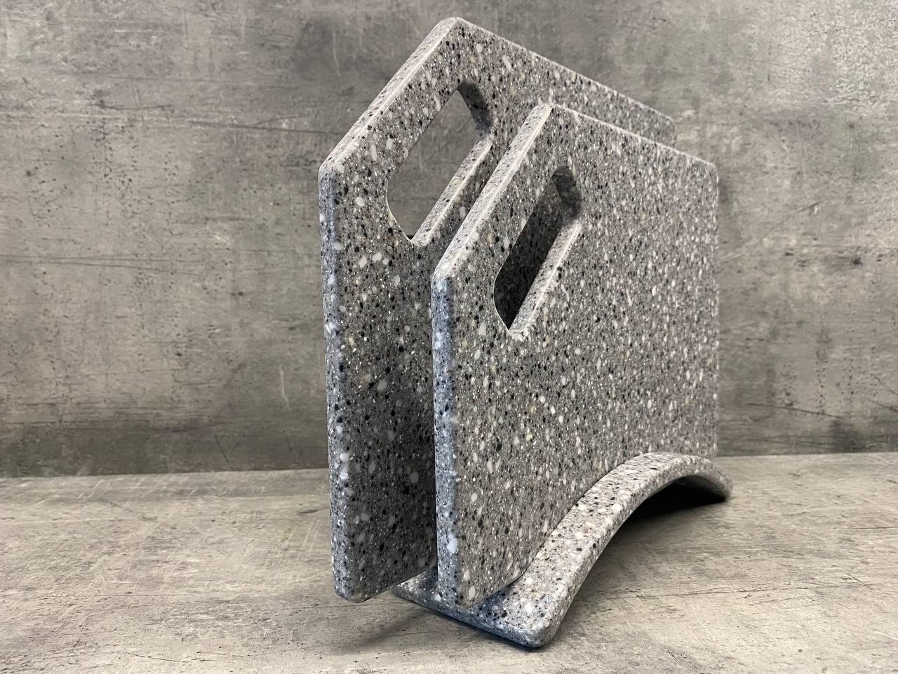 Набір дощок кухонних Quartzgrey зі штучного каменю на підставці 2 шт. (231) - фото 4 Набір дощок кухонних Quartzgrey зі штучного каменю на підставці 2 шт. (231) - фото 4