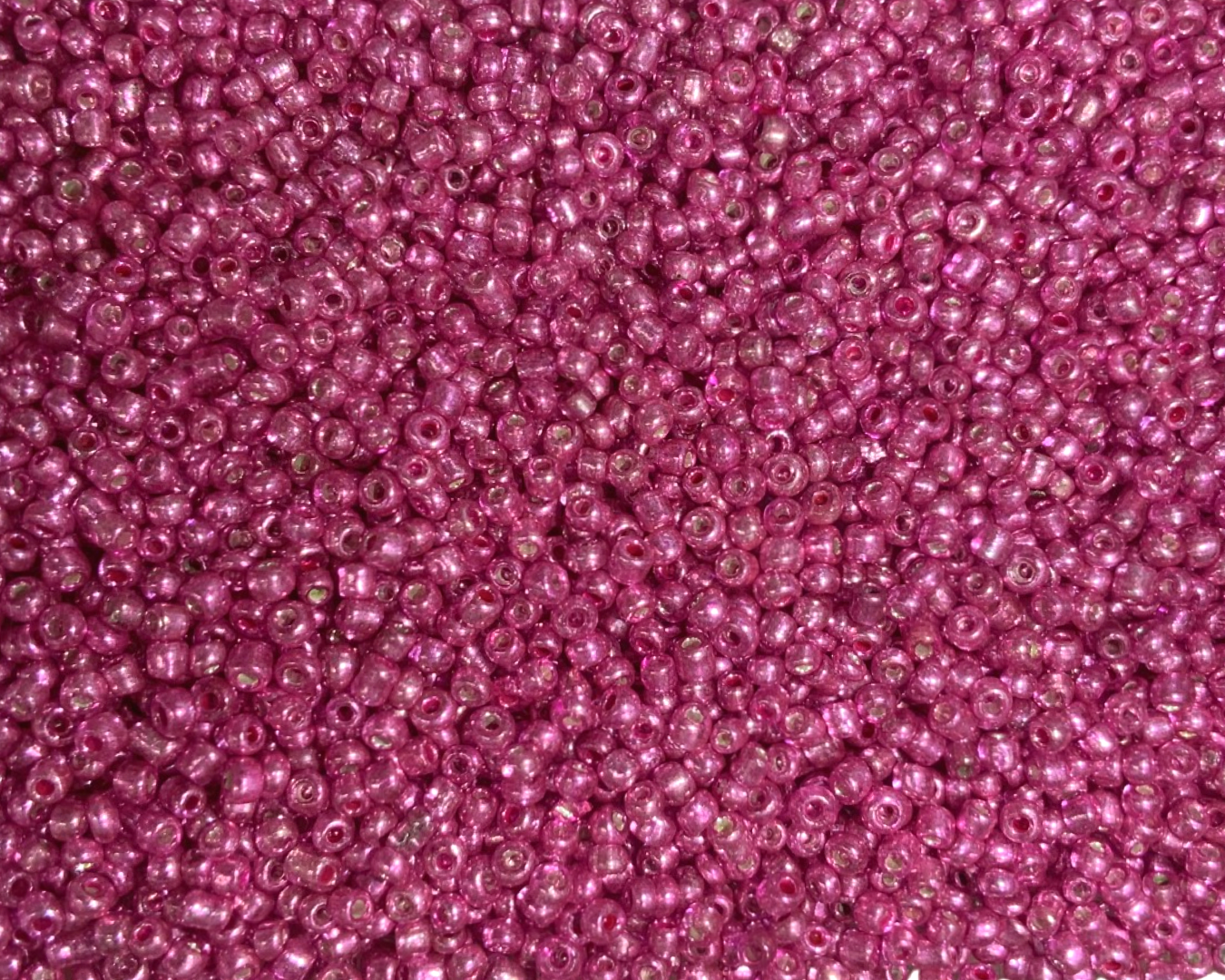 Бисер мелкий Deluxe 1105 12/0 450 г