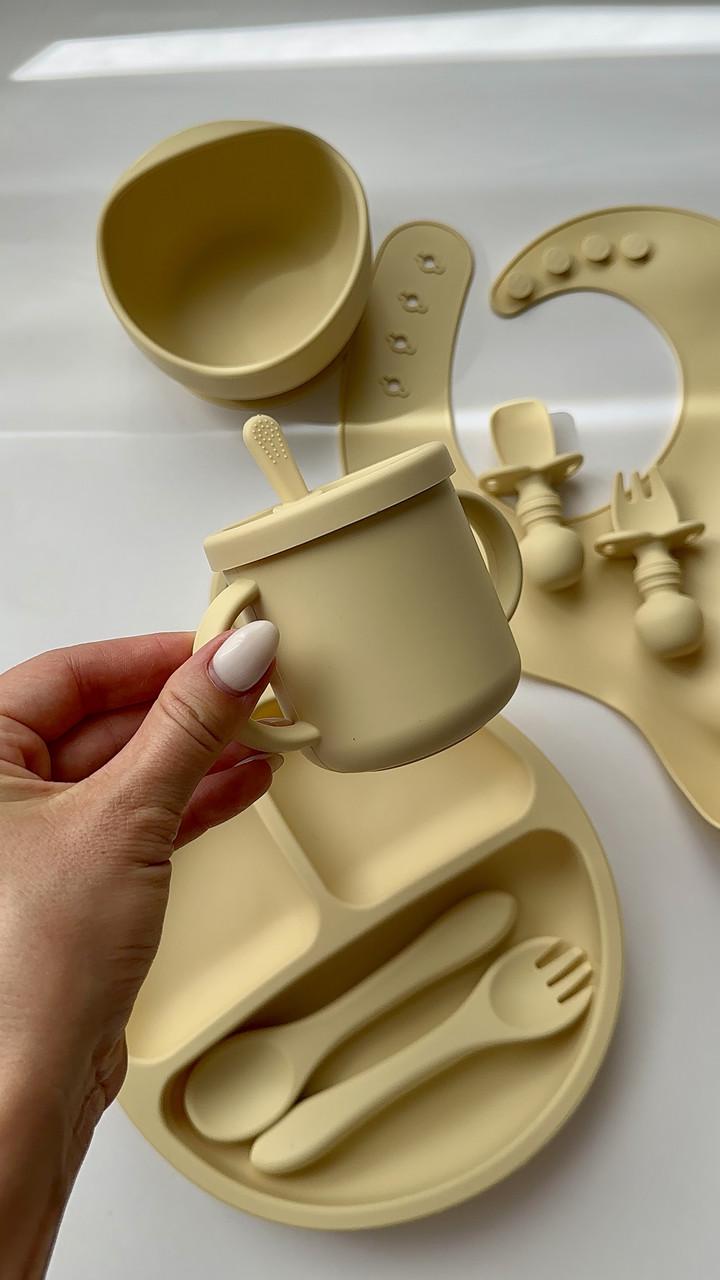 Набір посуду для годування дітей 9 елементів тарілка/мисочка/поїльник/ложка/виделка/нагрудник (102) - фото 8