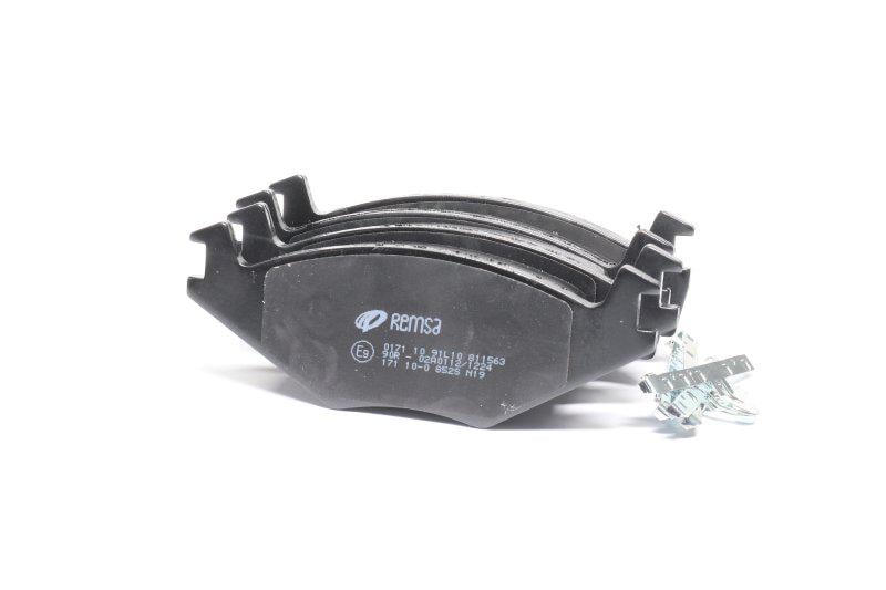 Тормозные колодки дисковые передние Seat Cordoba 6k2/c2 ibiza 2 6k1 Volkswagen Caddy 1 Remsa 0171 10 (0171.10 Remsa)