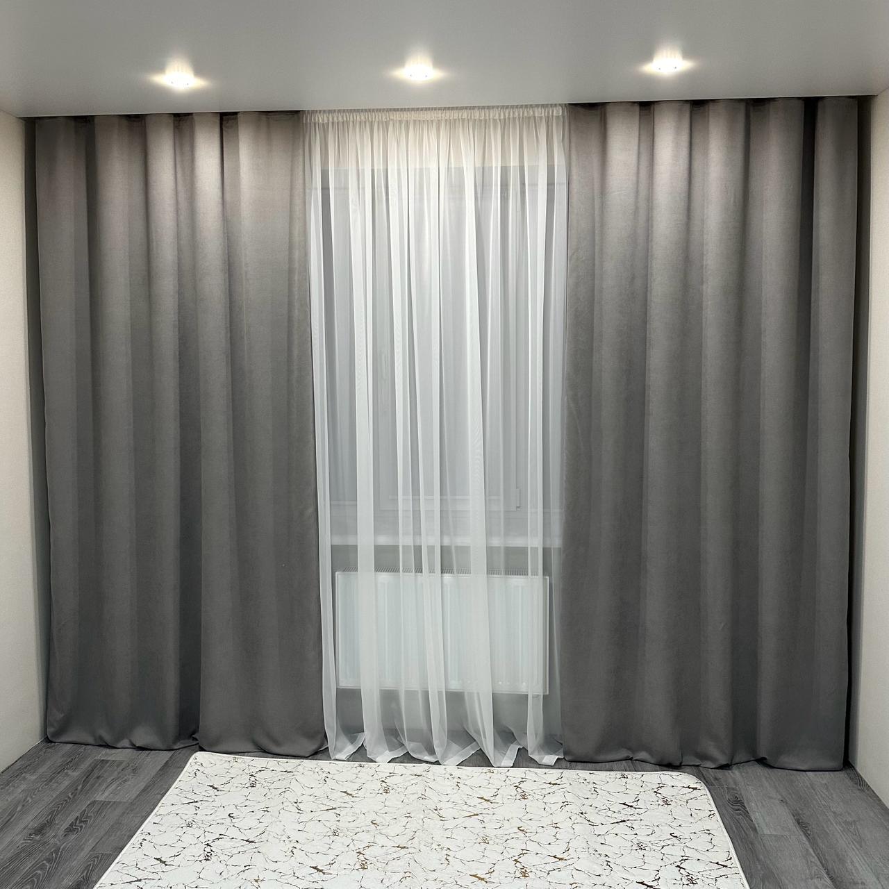 Комплект штор микровелюр 2 шт. 1,5х2,7 м готовые на шторной тесьме 6 см Светло-серый (petek-V163) - фото 1 Комплект штор микровелюр 2 шт. 1,5х2,7 м готовые на шторной тесьме 6 см Светло-серый (petek-V163) - фото 1