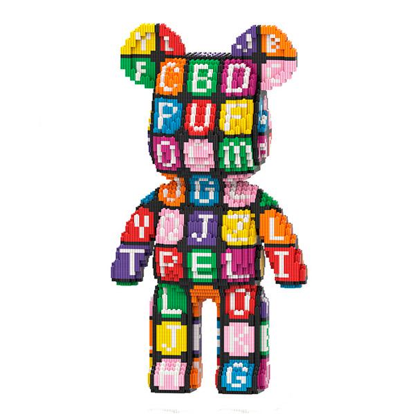 Конструктор Magic Blocks Bearbrick Алфавит 3031 деталь 40,5 см