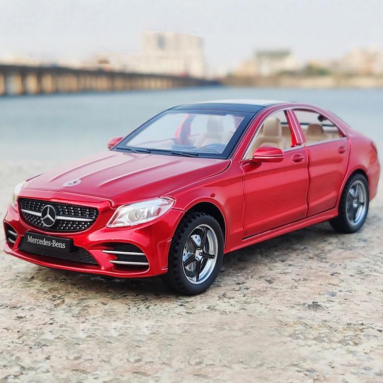 Игрушечная машинка коллекционная Mercedes-Benz C260L 1:32 детская металлическая (28444242)