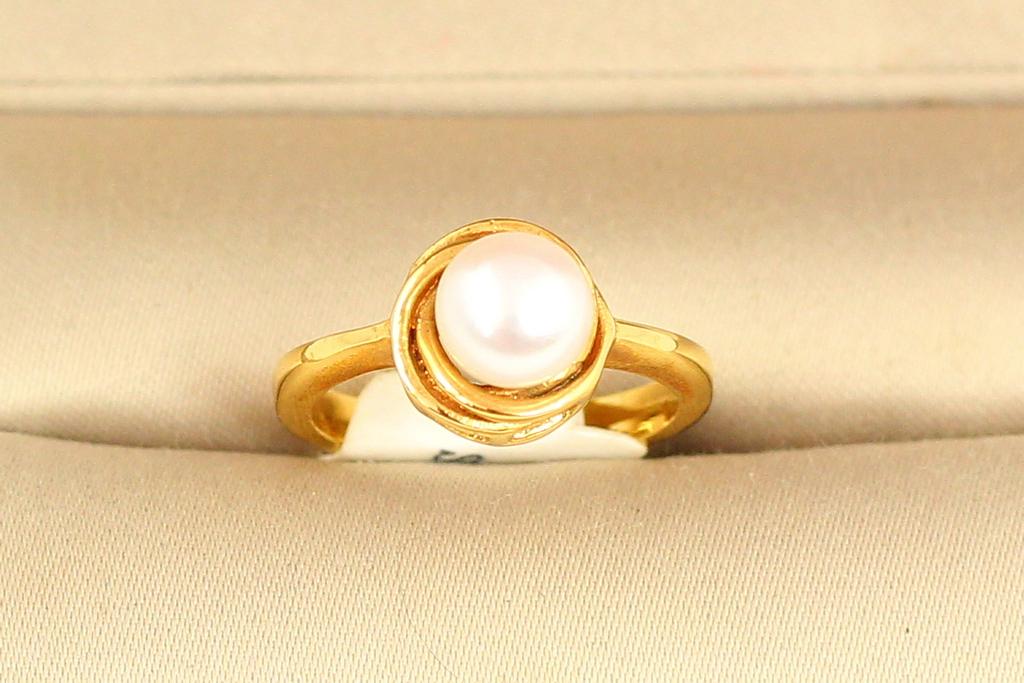 Кольцо жемчужина в круге с натуральной речной жемчужиной р. 15 (28809249)
