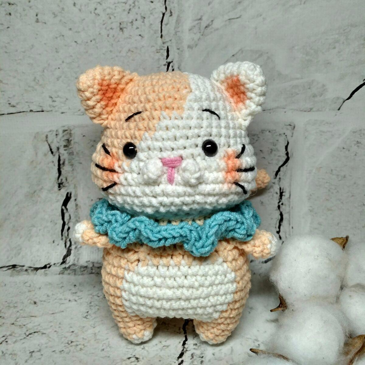 Мягкая игрушка вязаная ручной работы Котик 14 см (202-80-14)