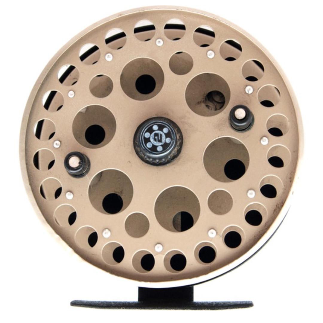 Рыболовная катушка инерционная Gladiator XT999 металл Beige (GL7142)