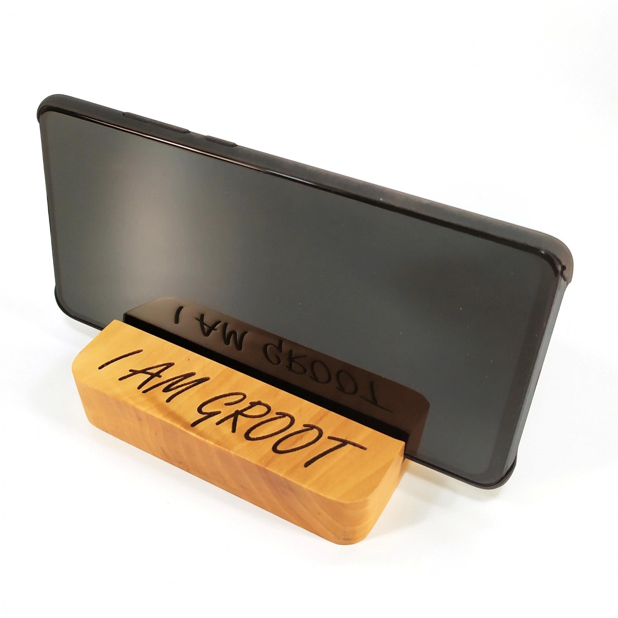 Подставка для телефона Майстерня містера Томаса I AM GROOT 12х10 см Коричневый - фото 4 Подставка для телефона Майстерня містера Томаса I AM GROOT 12х10 см Коричневый - фото 4