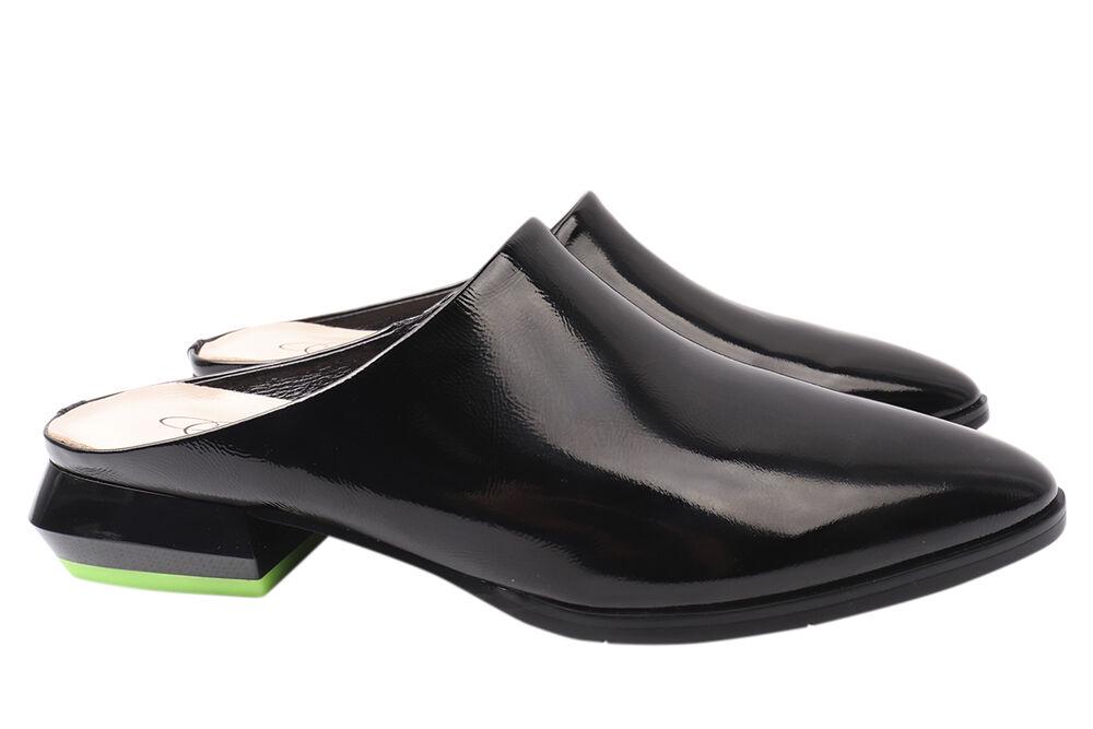 Шлепанцы женские Berkonty из кожи на низком ходу с закрытым носком р. 37 Черный (347-21LSHC)