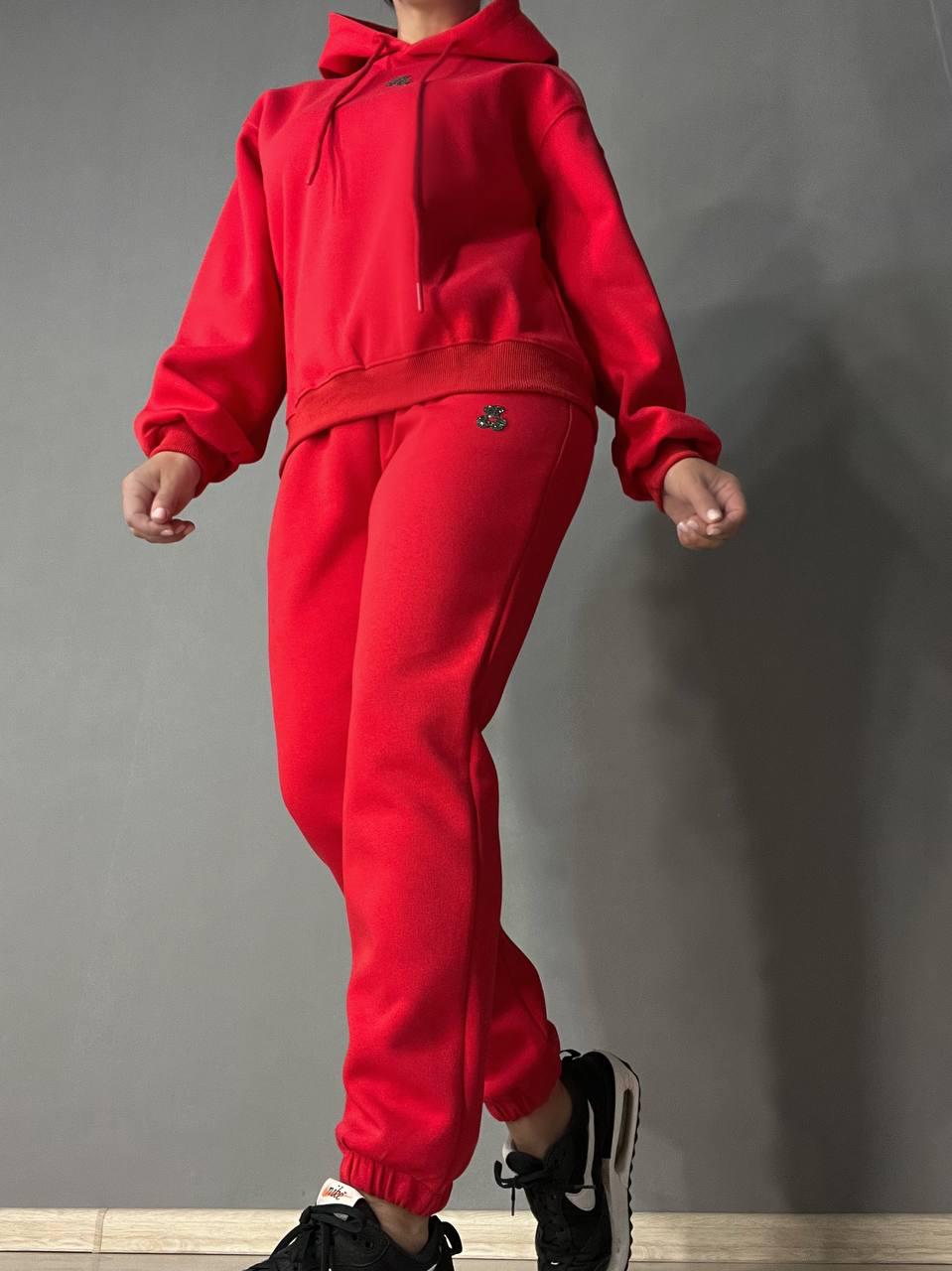 Костюм женский A-N 2735 худи с капюшоном и штаны джоггеры мишка XL Красный (2554) - фото 9 Костюм женский A-N 2735 худи с капюшоном и штаны джоггеры мишка XL Красный (2554) - фото 9