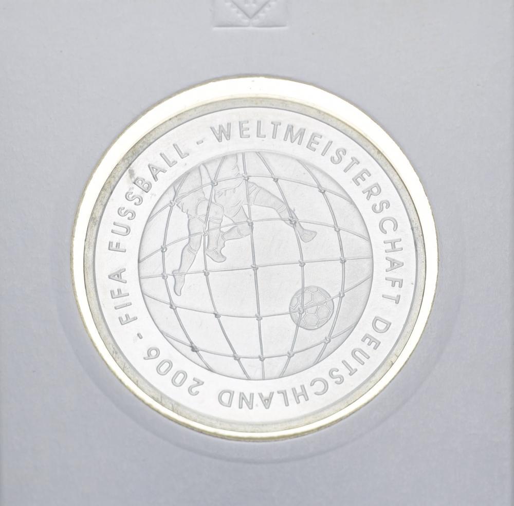 Коллекционная монета Германия 10 евро 2005 Чемпионат мира по футболу в Германии в 2006 Серебро UNC (М10891)