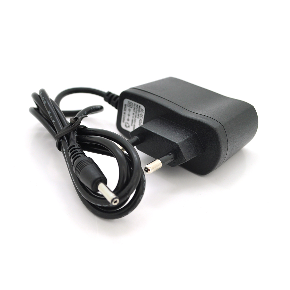 Адаптер живлення імпульсний XBS-0910 штекер 3,5/1,35 для іграшок та пристроїв автоматики 9 В 1 А 9 Вт (20618)