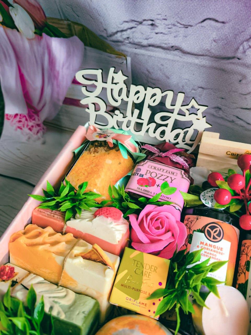 Подарунковий бокс жіночий Beaty box з косметикою (2595858126) - фото 3 Подарунковий бокс жіночий Beaty box з косметикою (2595858126) - фото 3