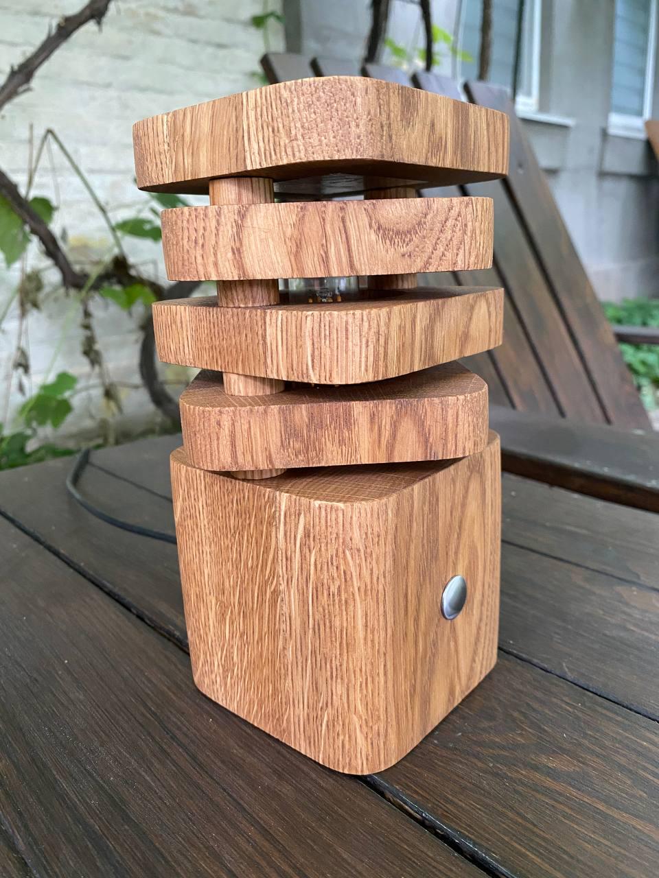 Світильник-нічник із дуба з сенсорним вимикачем (LT-003)