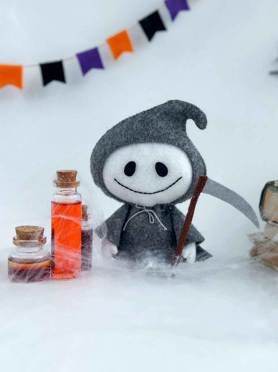 Игрушка фетровая Жнец с косой (29528495)