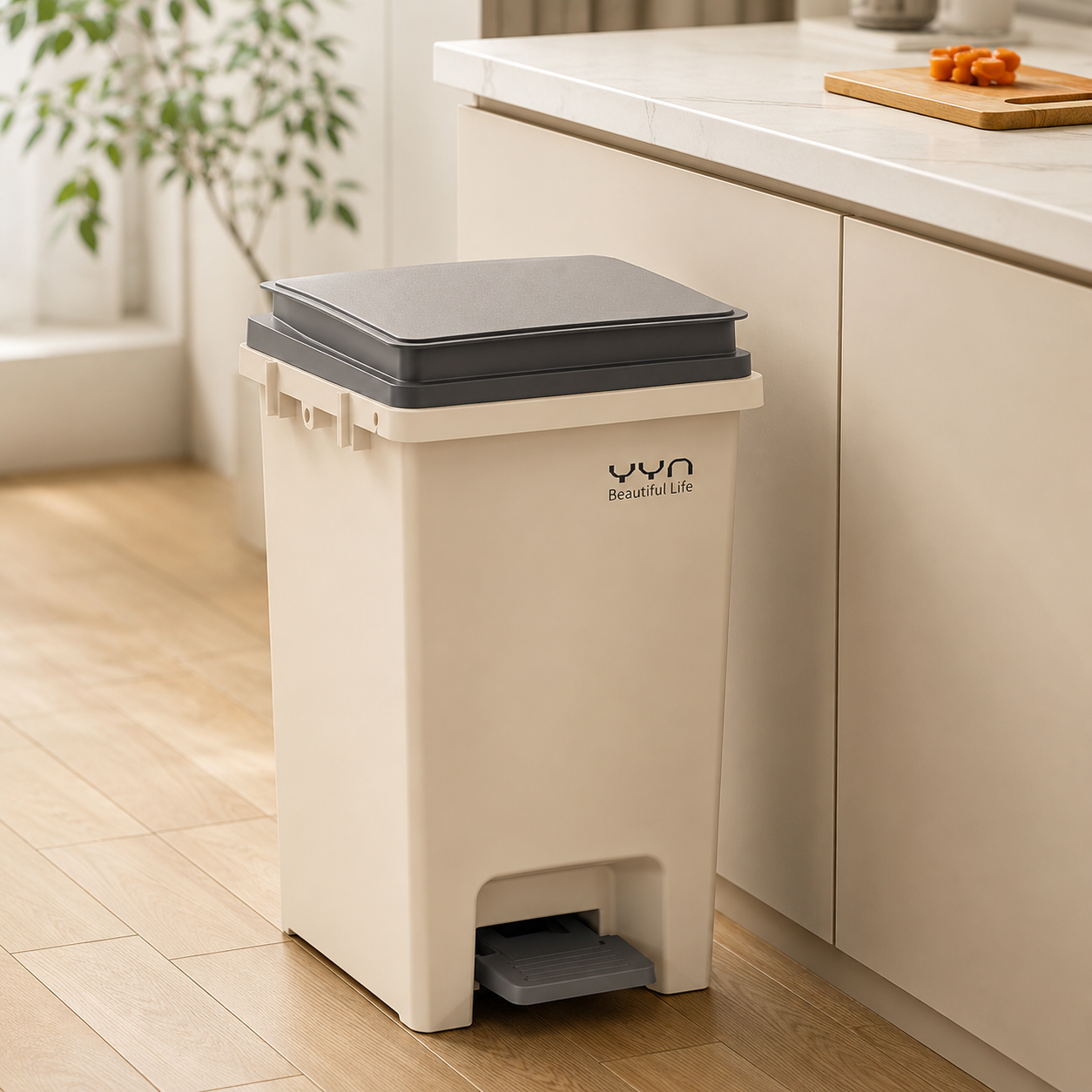 Відро для сміття Abei з педаллю пластиковий з кришкою 15 л Бежевий (117-WHITE)