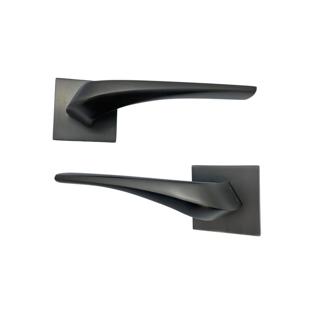 Дверные ручки на розетах с защелкой Vortex ASL-28 MSB WC