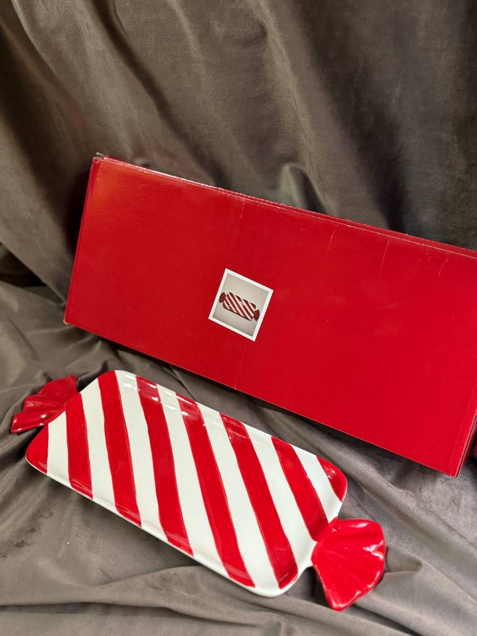 Блюдо для десертов новогоднее YIWU Merry CR-1-30 фарфоровое 26х12,5 см (CR-1-30) - фото 3 Блюдо для десертов новогоднее YIWU Merry CR-1-30 фарфоровое 26х12,5 см (CR-1-30) - фото 3