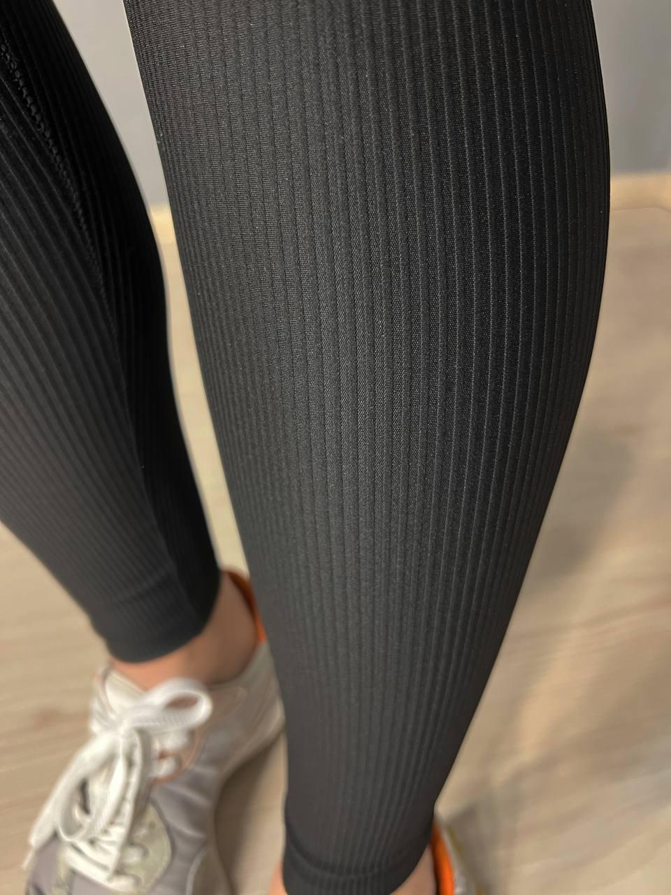 Лосини жіночі Kenalin D12 в рубчику з широким поясом та пушап-ефектом L Чорний - фото 9