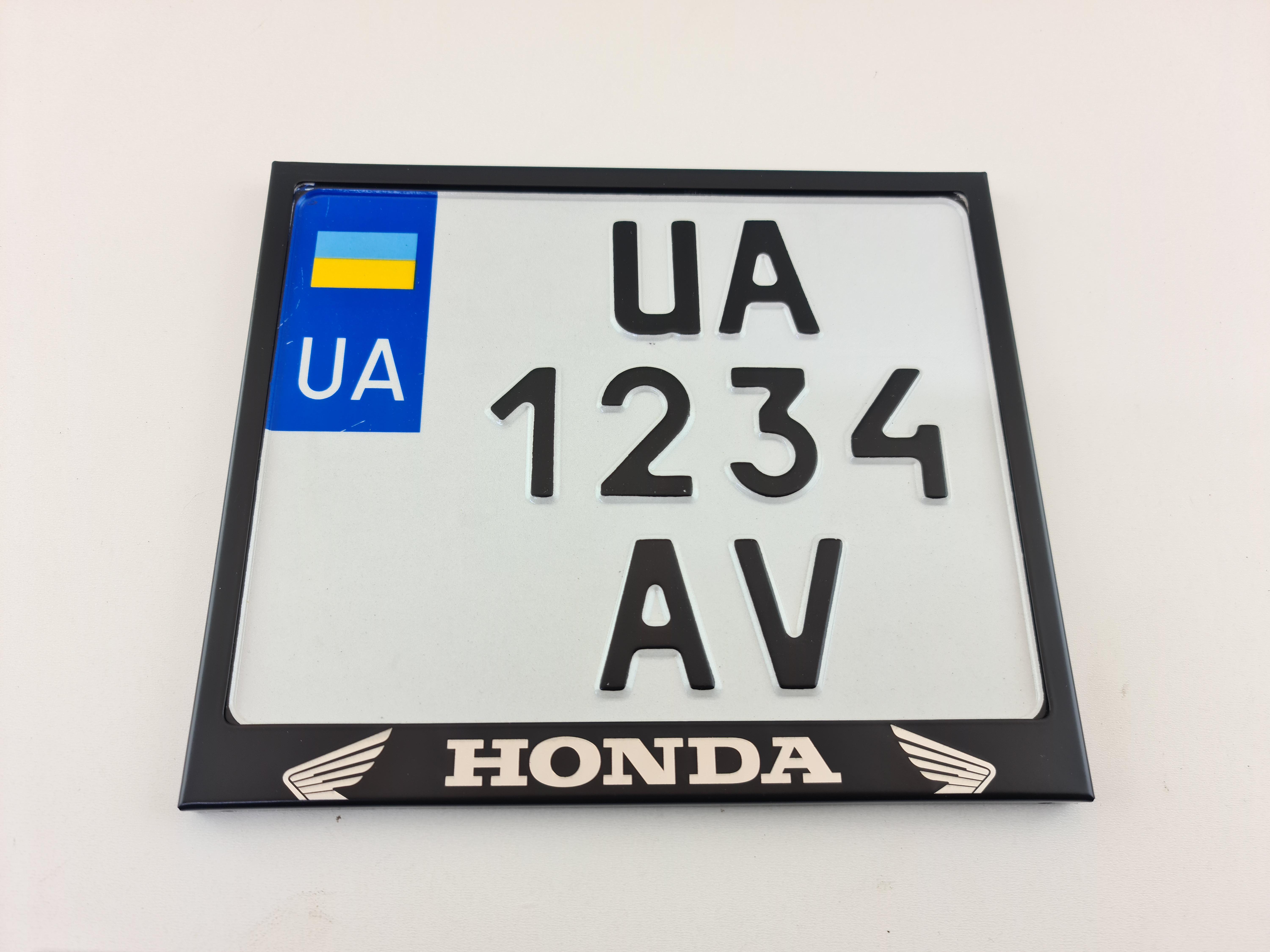 Рамка для мотоциклетного номера Honda V2 174х220 мм Черный (VH-S1722HO2SBL)