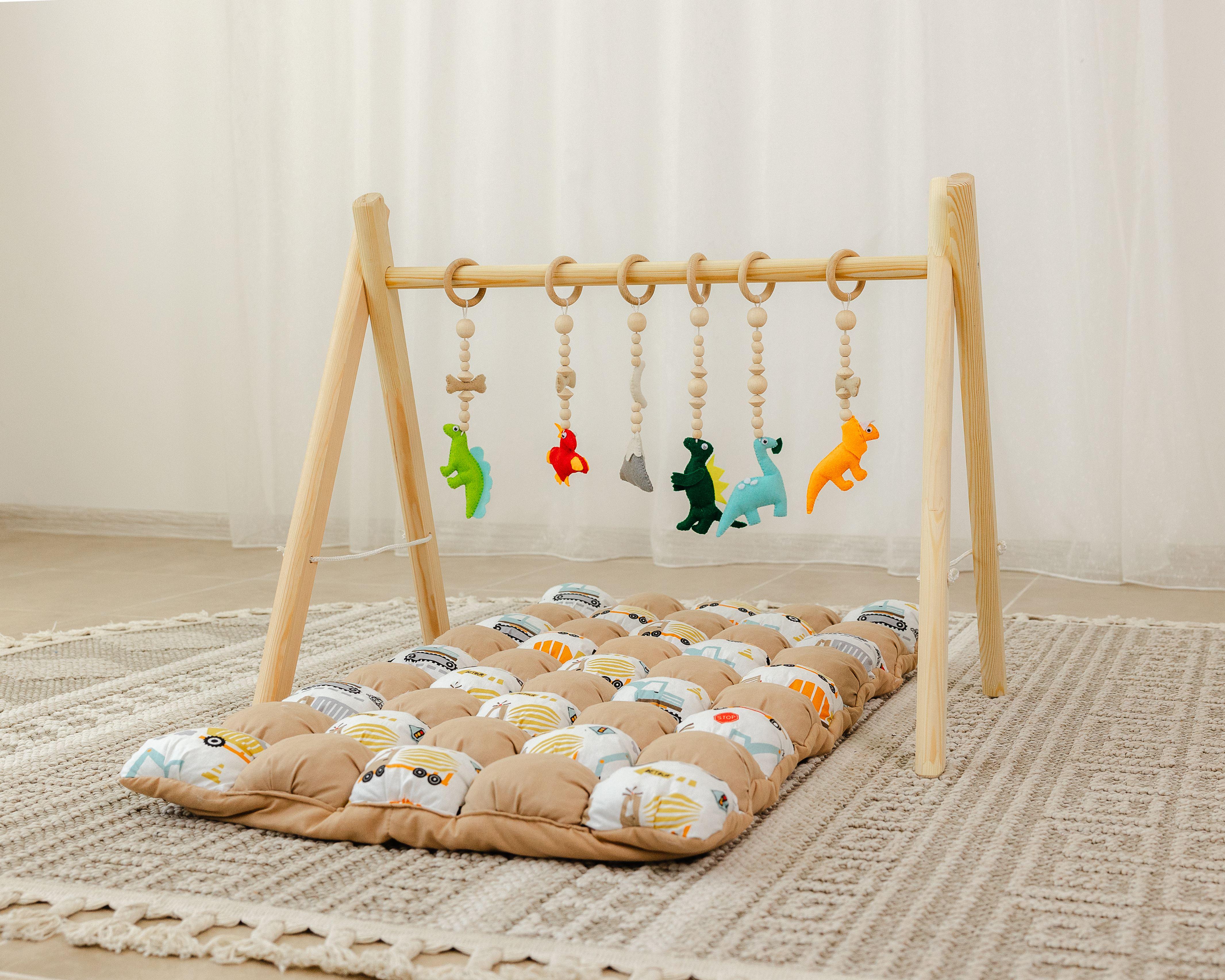 Мобиль напольный BabyGym Динозаврики с матрасом Машинки (0002274)