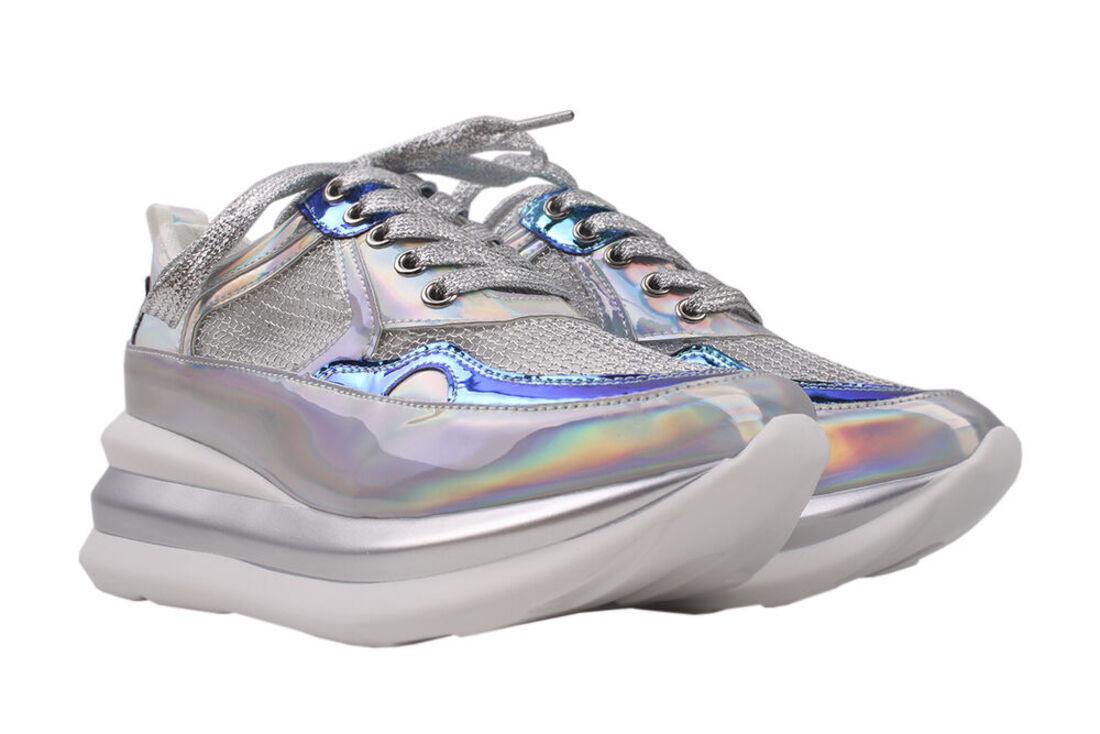 Кроссовки женские Vikonty из эко кожи р. 36 Серебро (124-20LK)