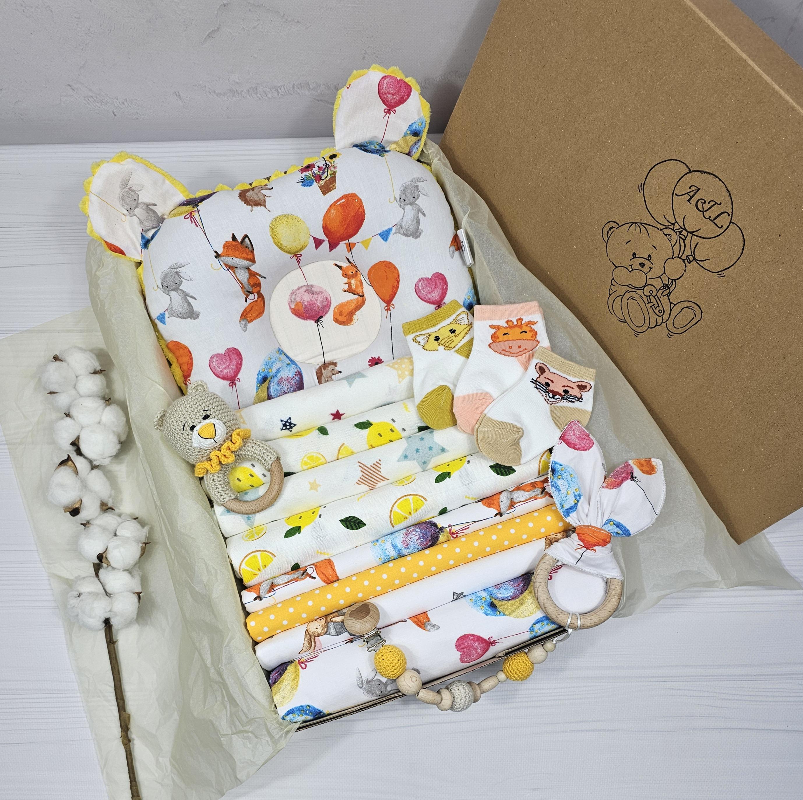 Набор подарочный для новорожденных a.l.babybox Лисички на шариках с носками 15 ед. (22735370)