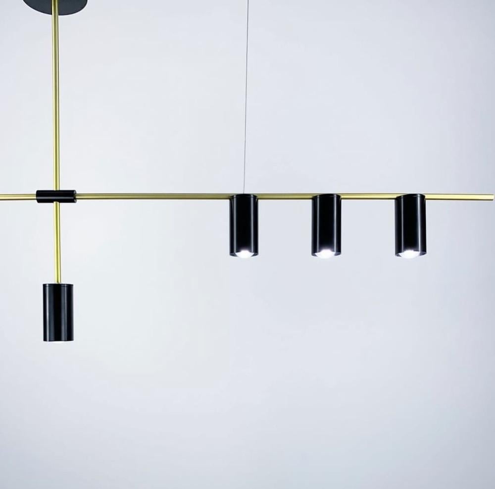 Люстра удлиненная в корпусе с черными плафонами-спотами Золотой (Y 8857B-5) - фото 2 Люстра удлиненная в корпусе с черными плафонами-спотами Золотой (Y 8857B-5) - фото 2