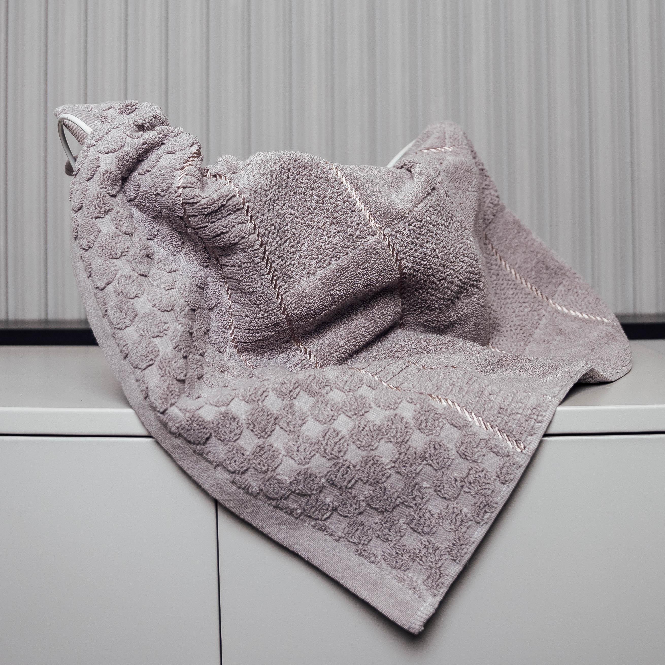 Полотенце КвадроКомфорт лицо тиснение 100х50 см Светло-серый (88199) - фото 1 Полотенце КвадроКомфорт лицо тиснение 100х50 см Светло-серый (88199) - фото 1