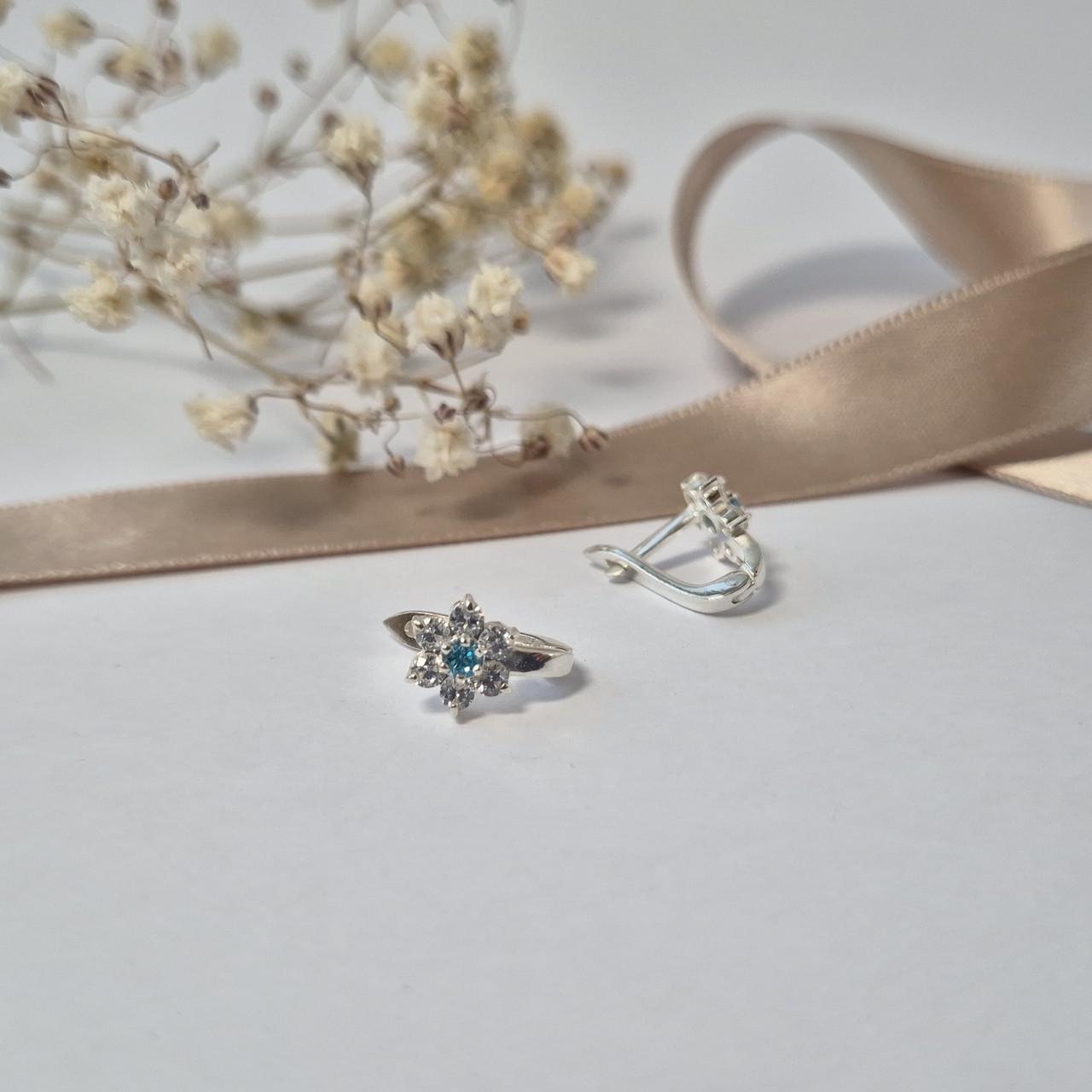 Серьги детские Незабудка с голубыми камнями серебро 925 пробы 2,00 г (57370)