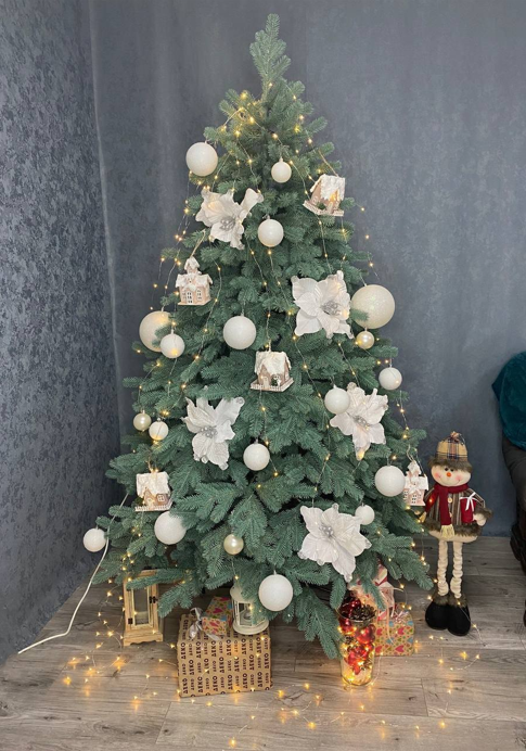 Штучна ялинка лита Ковалівська з металевою підставкою 1,50 м Блакитний (NYT15164) - фото 2 Штучна ялинка лита Ковалівська з металевою підставкою 1,50 м Блакитний (NYT15164) - фото 2