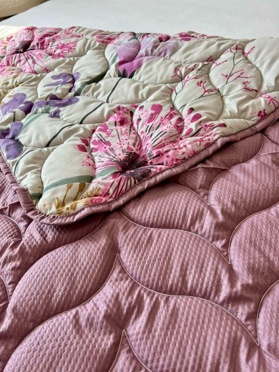 Одеяло летнее двухстороннее с рисунком полутораспальное 150x210 см Розовый - фото 3 Одеяло летнее двухстороннее с рисунком полутораспальное 150x210 см Розовый - фото 3