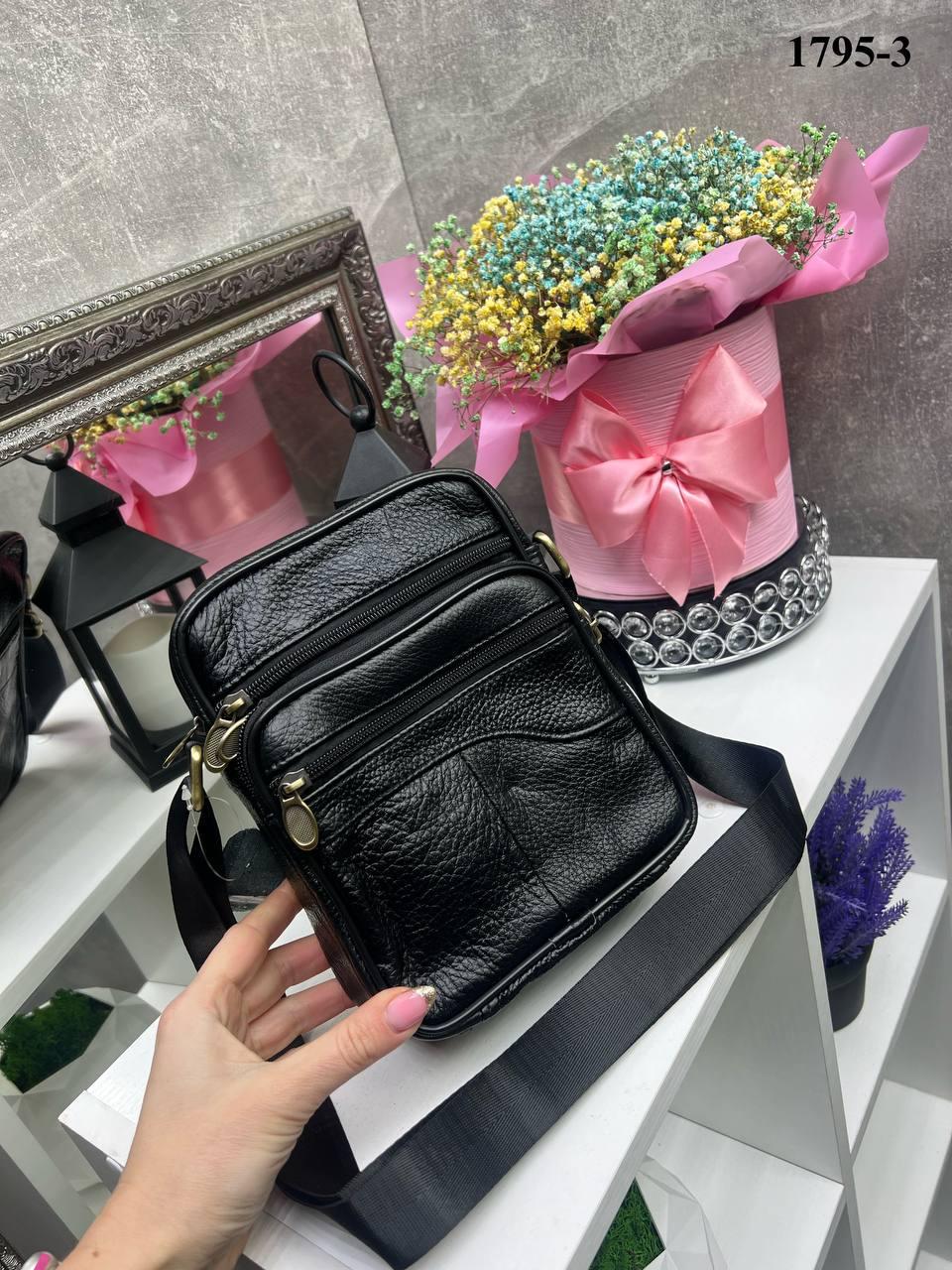 Сумка мессенджер кожаная мужская через плечо из натуральной кожи 17х22 см Черный (2748409949) - фото 3 Сумка мессенджер кожаная мужская через плечо из натуральной кожи 17х22 см Черный (2748409949) - фото 3