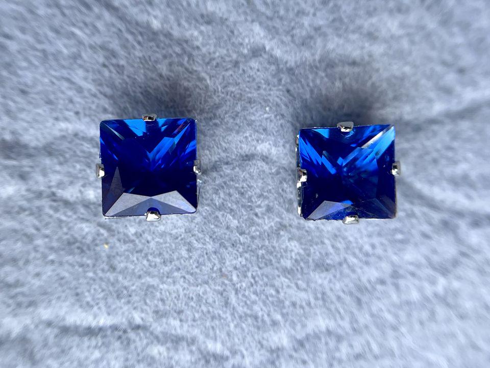 Серьги гвоздики квадратные Серьги гвоздики квадратные