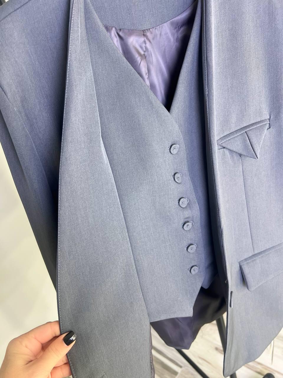 Пиджак женский Qidian 9329 двойка имитация жилетки свободный широкий крой OS Серый (3769) - фото 4 Пиджак женский Qidian 9329 двойка имитация жилетки свободный широкий крой OS Серый (3769) - фото 4